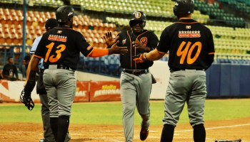El bullpen y la ofensiva de Caciques guían la victoria El bullpen y la ofensiva de Caciques guían la victoria