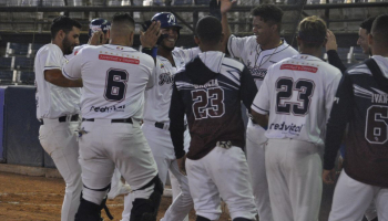 Marineros regresa al triunfo con blanqueo ante los caribeños Marineros regresa al triunfo con blanqueo ante los caribeños