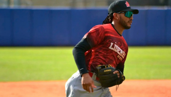 Líderes contundentes en su primer duelo interescuadras Líderes contundentes en su primer duelo interescuadras