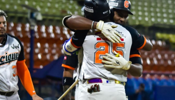 Caciques de Distrito vapuleó a Senadores de Caracas Caciques de Distrito vapuleó a Senadores de Caracas
