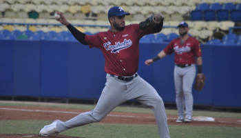 Nelson Hernández lanzó una joya y casi concretó una hazaña Nelson Hernández lanzó una joya y casi concretó una hazaña