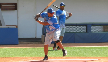 Rene Reyes en practica con Delfines de La Guaira Rene Reyes en practica con Delfines de La Guaira