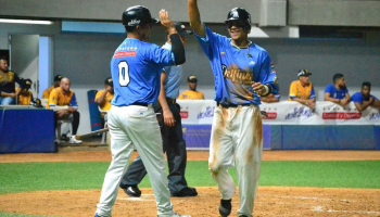 Delfines blanqueo a Guerreros y se pone a un juego de la punta Delfines blanqueo a Guerreros y se pone a un juego de la punta