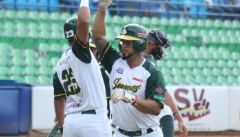 Delfines escogió a Cheslor Cuthbert en el Draft de la semifinal Delfines escogió a Cheslor Cuthbert en el Draft de la semifinal