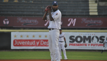 Luis Martínez maniató a Líderes Luis Martínez maniató a Líderes