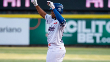 Lázaro Hernández respondió de nuevo para guiar triunfo de Marineros ante Centauros Lázaro Hernández respondió de nuevo para guiar triunfo de Marineros ante Centauros