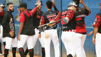 Lideres ganó el segundo y dividió en la doble tanda con Marineros