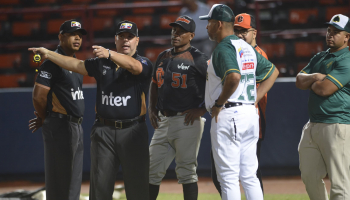 Dos fuertes lloviznas en Barquisimeto, obligaron a ambos managers tener que finalizar el juego en se Dos fuertes lloviznas en Barquisimeto, obligaron a ambos managers tener que finalizar el juego en se