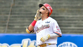 Carlos Arroyo duplicó en el primer juego de temporada Carlos Arroyo duplicó en el primer juego de temporada