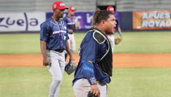 Williams Astudillo remolcó cinco rayitas, cuatro de ellas con cuadrangular al jardín izquierdo. Williams Astudillo remolcó cinco rayitas, cuatro de ellas con cuadrangular al jardín izquierdo.