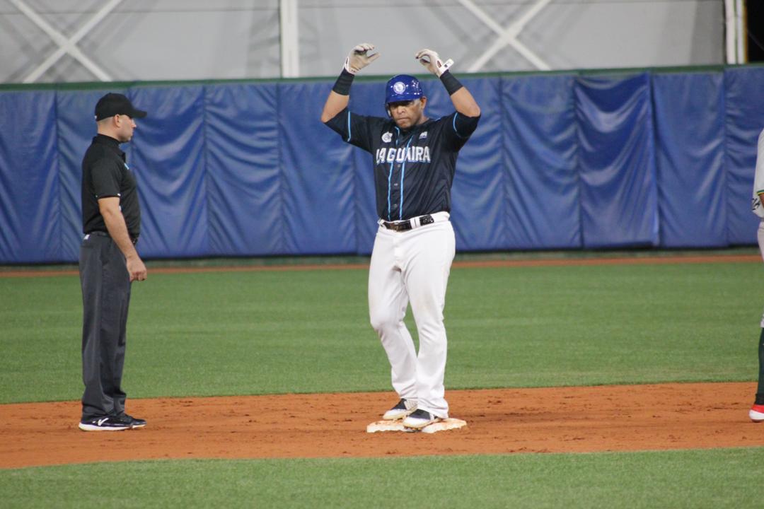 Rene Reyes celebrando