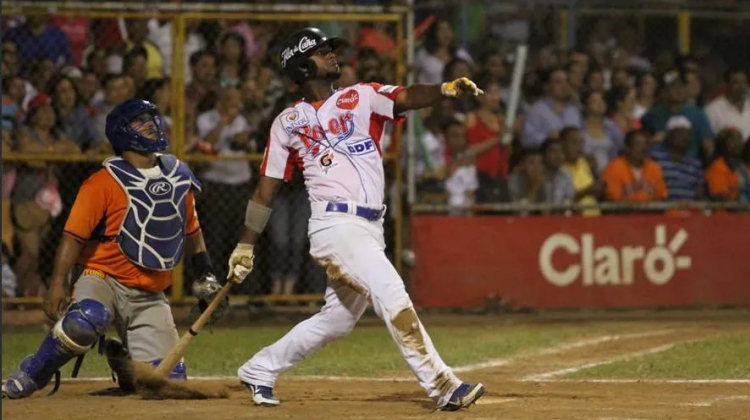 Centauros fortalece su importación dominicana con Vladimir Frías Centauros fortalece su importación dominicana con Vladimir Frías
