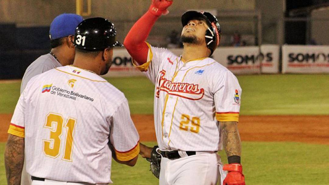 Pimentel desató su poder para dejar tendido a Delfines Pimentel desató su poder para dejar tendido a Delfines