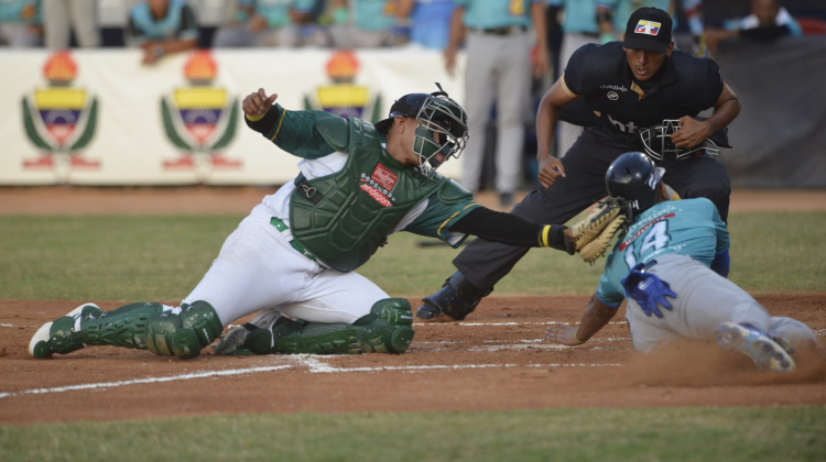 11 entradas requirieron Samanes y Delfines para definir el juego dominical en Barquisimeto. 