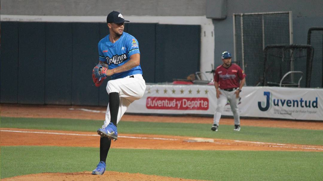 Delfines se impuso a Marineros con joya de Jesús Vargas Delfines se impuso a Marineros con joya de Jesús Vargas