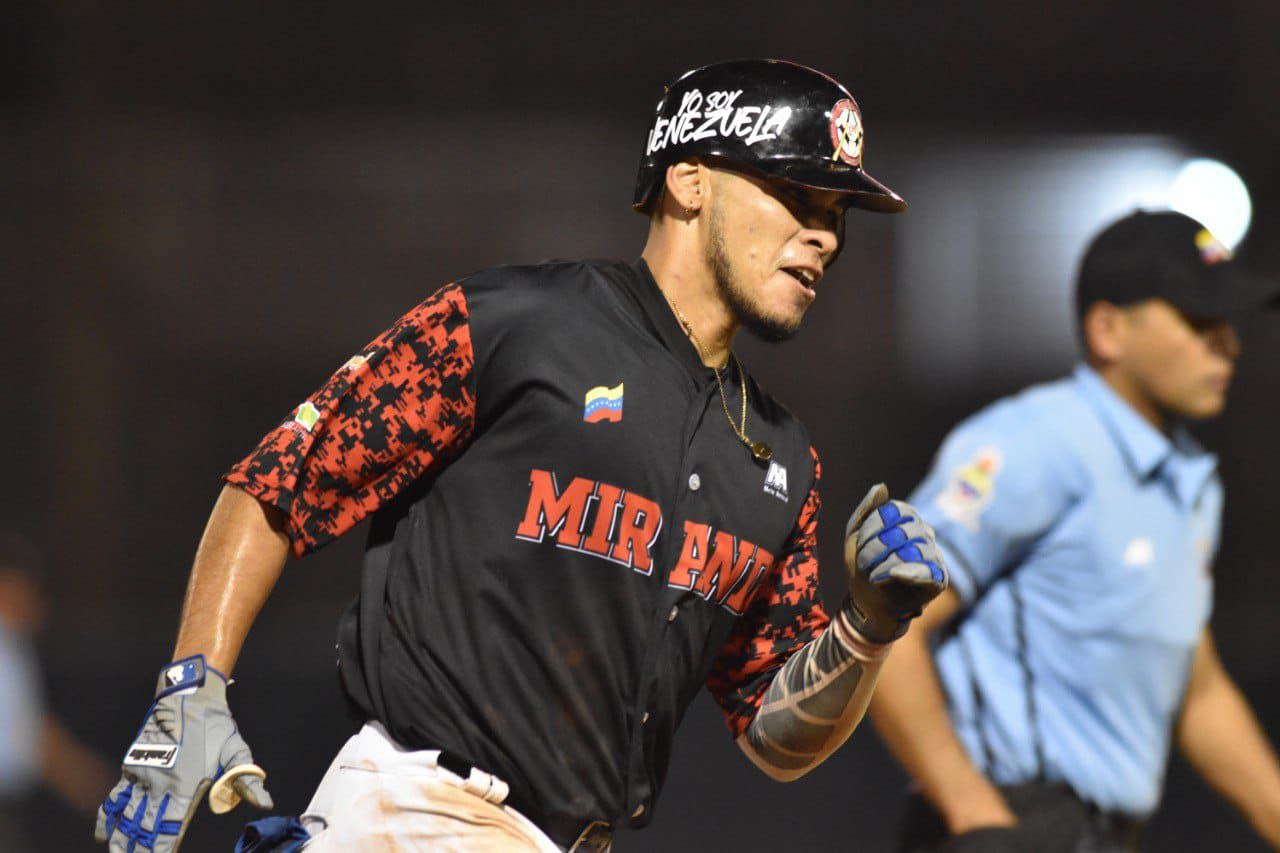 Con solo 24 años de edad, el infielder de Líderes de Miranda tendrá en su vitrina dos galardones Con solo 24 años de edad, el infielder de Líderes de Miranda tendrá en su vitrina dos galardones