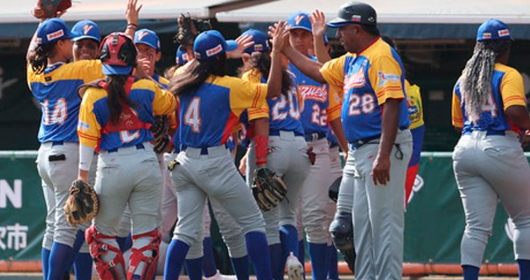 La selección de Venezuela derrotó 3-0 a Puerto Rico el domingo, en Miyoshi, Japón, y obtuvo su cl La selección de Venezuela derrotó 3-0 a Puerto Rico el domingo, en Miyoshi, Japón, y obtuvo su cl