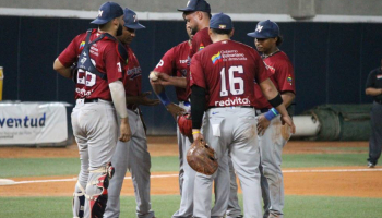 Marineros blanqueó a Delfines e igualó la Gran Final