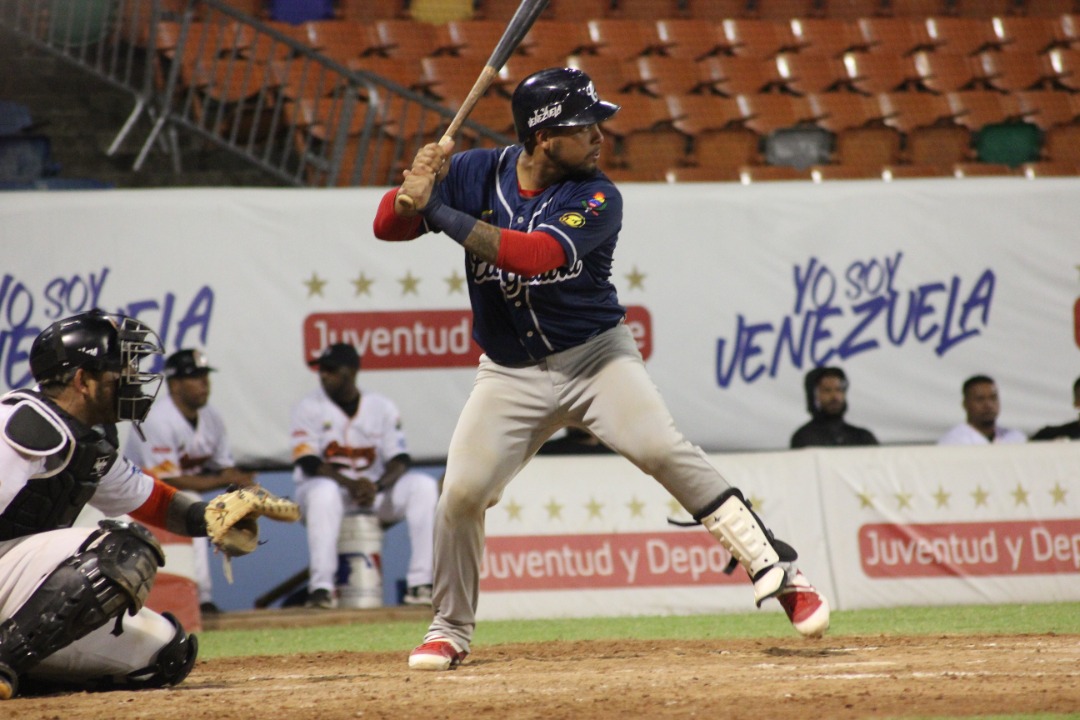 Pérez y Moscoso encaminaron segundo triunfo en fila de Centauros Pérez y Moscoso encaminaron segundo triunfo en fila de Centauros
