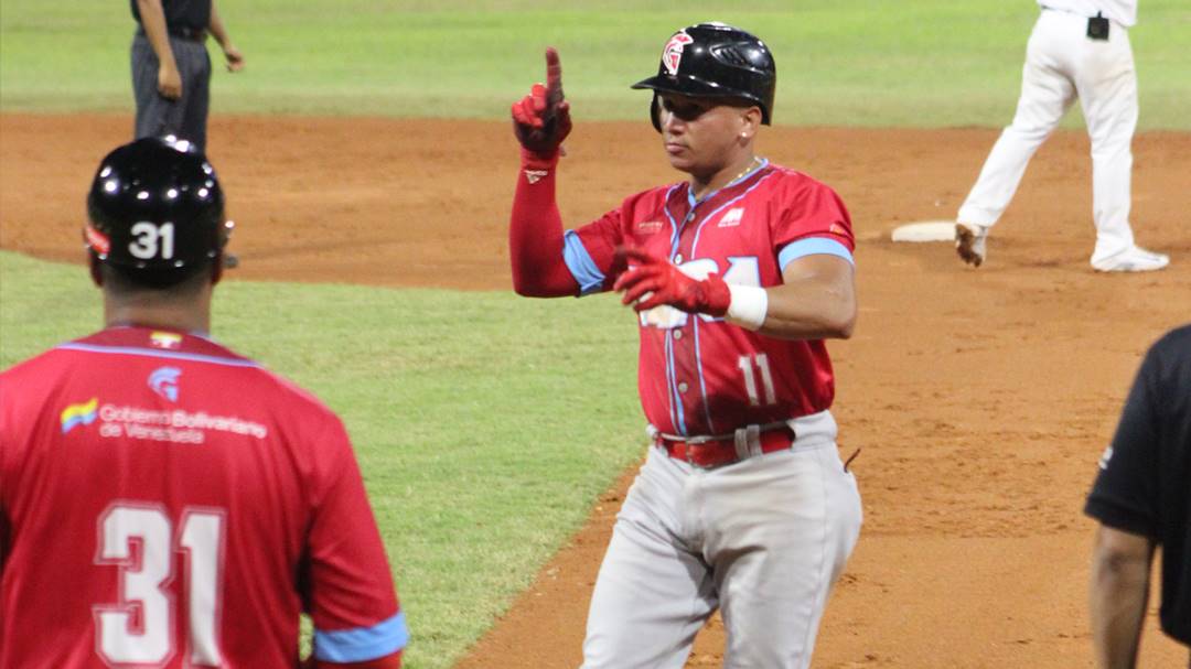 Gerson Garabito dictó cátedra de pitcheo en el Universitario Gerson Garabito dictó cátedra de pitcheo en el Universitario