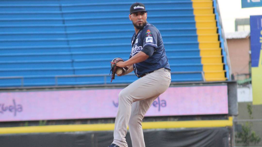 Morales guio triunfo de Centauros ante Guerreros