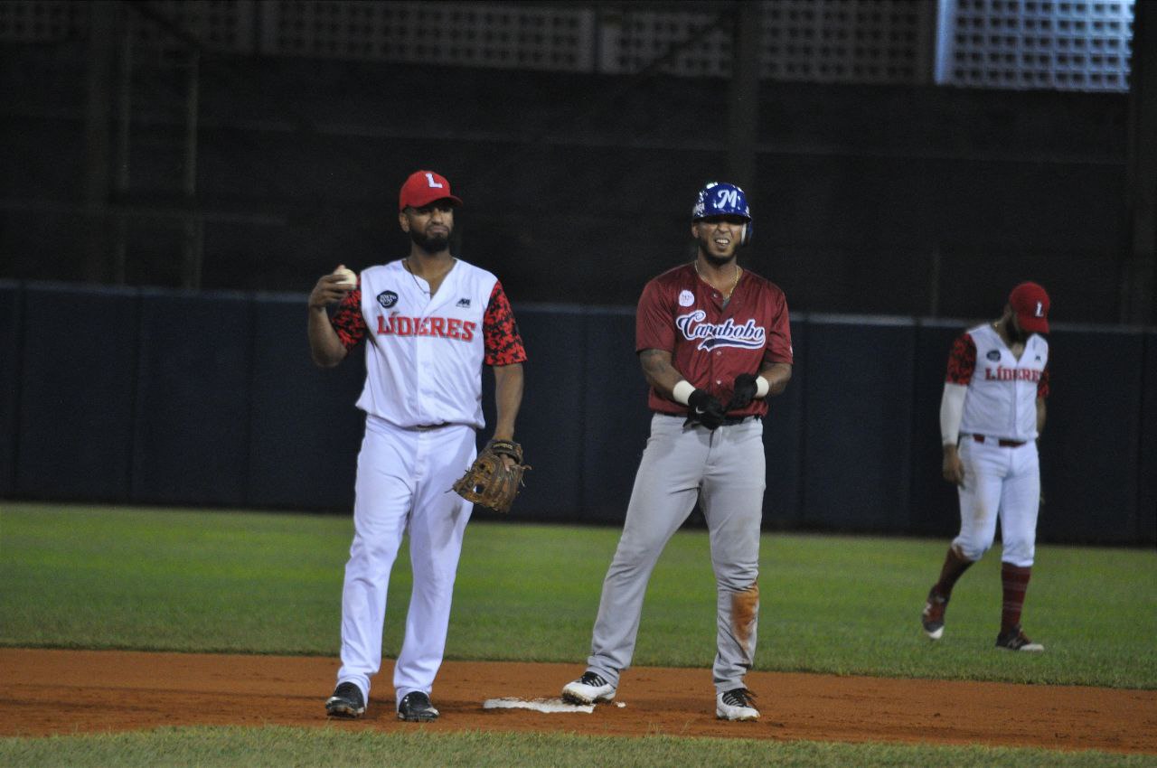 Líderes sin suerte ante Marineros Líderes sin suerte ante Marineros