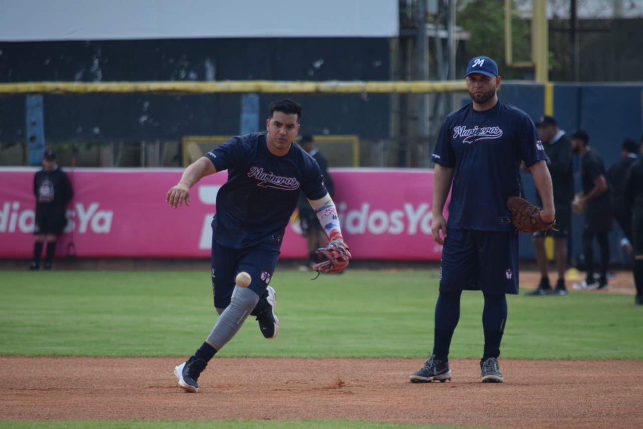 José Flores fue cambiado a Guerreros