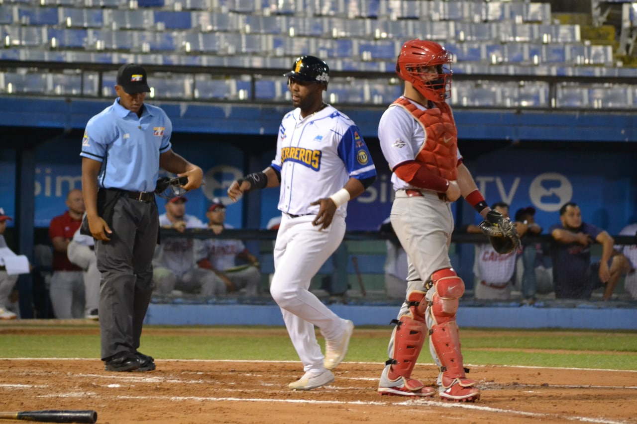 Guerreros derrotó por segundo día consecutivo al campeón