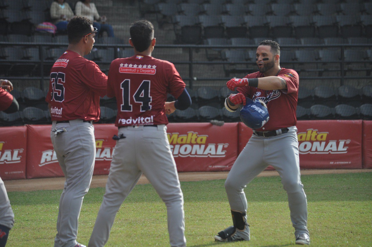 Luis Martínez sigue perfecto luego de siete presentaciones Luis Martínez sigue perfecto luego de siete presentaciones