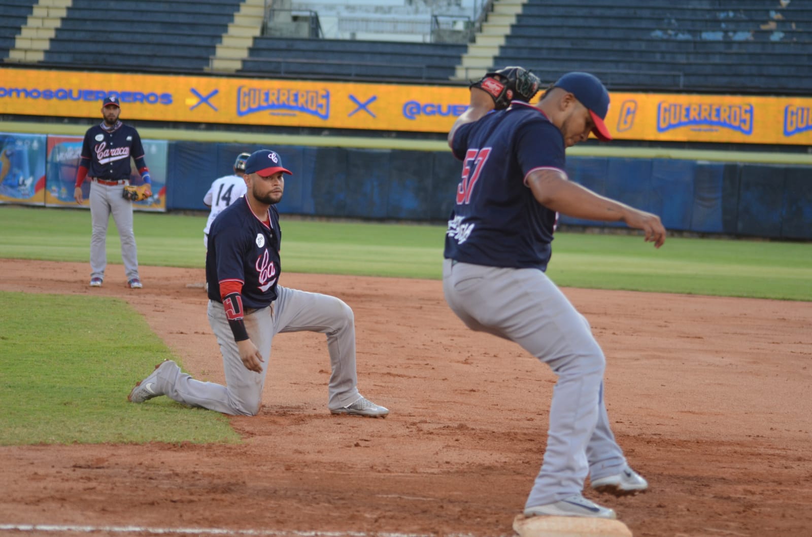 Oscar Hernandez se combina con Maickol Guaipe Oscar Hernandez se combina con Maickol Guaipe